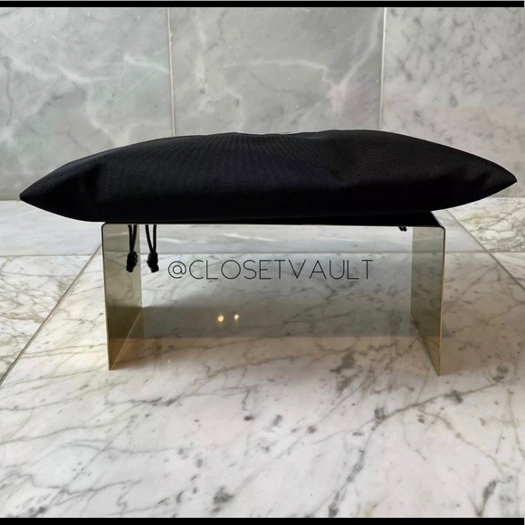 SOLD🇺🇸Balenciaga Logo Campaign Clutch Large Nylon - Picture 5 of 12